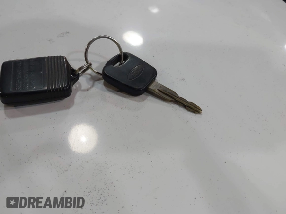 2000 Ford Excursion Limited с VIN 1FMSU43F8YED45694, выставлен на аукционе IAAI как лот 41547949 с пробегом 234 845 миль миль и . История ставок и продаж доступна на DreamBid. Изображение 11.