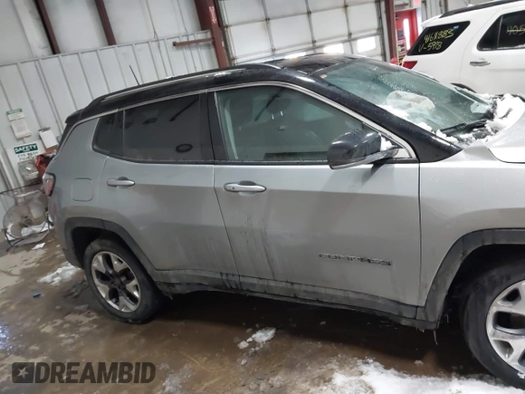 2022 Jeep Compass (RED) Edition with VIN 3C4NJDCB4NT113872, listed as a IAAI auction lot 41599438 with 68,364 mi miles. Bid and sale history available at carsss.com. Image 13.