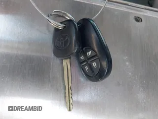 2014 Toyota Sienna LE AAS z VIN 5TDKK3DC1ES420380, wystawiony jako IAAI lot #41836363 z przebiegiem 147 265 mil mil oraz . Historia ofert i sprzedaży dostępna na DreamBid. Obrazek 11.