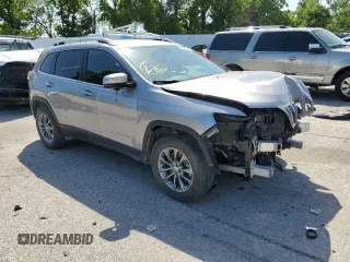 2019 Jeep Cherokee Latitude Plus with VIN 1C4PJMLB3KD437129, listed as a Copart auction lot 61947675 with 73,982 mi miles and Salvage title. Bid and sale history available at DreamBid. Image 4.