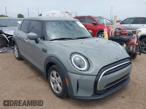 2023 MINI Hardtop 4 Door Cooper Classic z VIN WMW33DK03P2S67119, wystawiony jako IAAI lot #42095145 z przebiegiem 15 346 mil mil oraz . Historia ofert i sprzedaży dostępna na DreamBid. Obrazek 6.