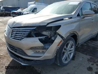 2015 Lincoln MKC z VIN 5LMCJ2A96FUJ47386, wystawiony jako IAAI lot #41525018 z przebiegiem 97 670 mil mil oraz . Historia ofert i sprzedaży dostępna na DreamBid. Obrazek 6.