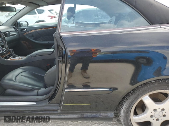 2004 Mercedes-Benz CLK 500 z VIN WDBTK75G04T005692, wystawiony jako Copart lot #77038514 z przebiegiem 125 997 mil mil oraz Szkoda całkowita • Salvage title. Historia ofert i sprzedaży dostępna na DreamBid. Obrazek 12.