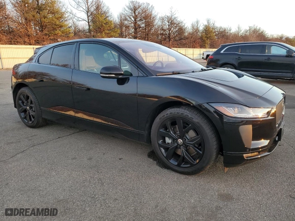 2024 Jaguar I-PACE R-Dynamic HSE with VIN SADHM2S19R1632208, listed as a Copart auction lot 82325754 with 3,281 mi miles and Salvage Title. Bid and sale history available at carsss.com. Image 4.