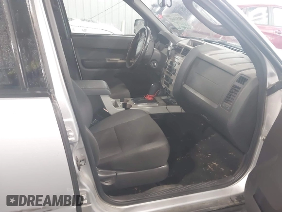 2012 Ford Escape XLT с VIN 1FMCU9DG9CKA59470, выставлен на аукционе IAAI как лот 42523693 с пробегом 176 941 миль миль и . История ставок и продаж доступна на DreamBid. Изображение 5.