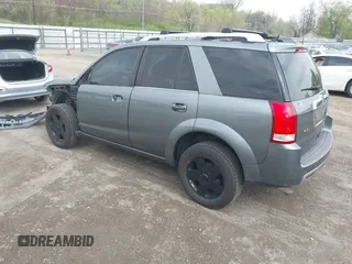 2006 Saturn VUE z VIN 5GZCZ63466S891802, wystawiony jako IAAI lot #42053473 z przebiegiem 133 439 mil mil oraz . Historia ofert i sprzedaży dostępna na DreamBid. Obrazek 3.