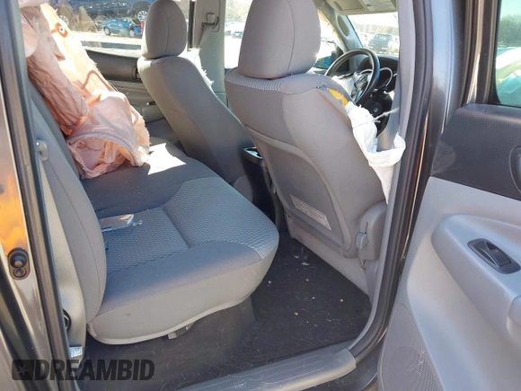 2015 Toyota Tacoma with VIN 3TMLU4EN0FM194841, listed as a IAAI auction lot 41860349 with 200,005 mi miles and . Bid and sale history available at DreamBid. Image 8.