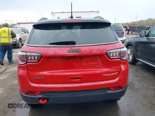 2019 Jeep Compass Trailhawk with VIN 3C4NJDDB6KT786348, listed as a IAAI auction lot 41963536 with 58,598 mi miles and . Bid and sale history available at DreamBid. Image 16.