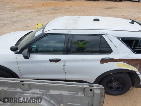 2022 Ford Police Interceptor Utility z VIN 1FM5K8AB4NGA07672, wystawiony jako IAAI lot #41918544 z przebiegiem 47 598 mil mil oraz . Historia ofert i sprzedaży dostępna na DreamBid. Obrazek 14.