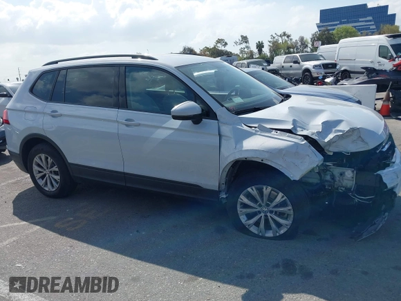2019 Volkswagen Tiguan S z VIN 3VV1B7AX0KM062437, wystawiony jako IAAI lot #41906720 z przebiegiem 45 157 mil mil oraz . Historia ofert i sprzedaży dostępna na DreamBid. Obrazek 13.