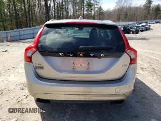 2015 Volvo V60 T5 Drive-E Premier z VIN YV140MEK7F1260797, wystawiony jako Copart lot #50122405 z przebiegiem 179 471 mil mil oraz Czysty tytuł • Clean title. Historia ofert i sprzedaży dostępna na DreamBid. Obrazek 6.