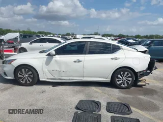 2019 Nissan Altima S with VIN 1N4BL4BV0KN322505, listed as a IAAI auction lot 42019163 with 144,039 mi miles and . Bid and sale history available at carsss.com. Image 14.