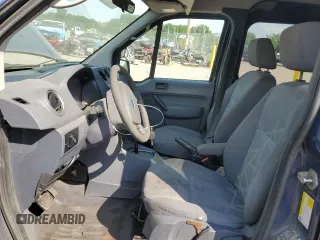 2010 Ford Transit Connect XLT z VIN NM0KS9BN0AT013571, wystawiony jako Copart lot #61586365 z przebiegiem 141 821 mil mil oraz Szkoda całkowita • Salvage title. Historia ofert i sprzedaży dostępna na DreamBid. Obrazek 7.