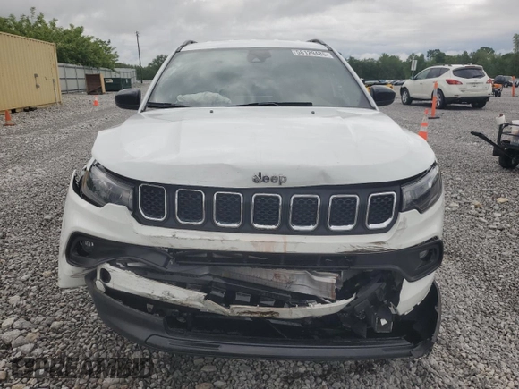 2023 Jeep Compass Latitude Lux с VIN 3C4NJDFN4PT532474, выставлен на аукционе Copart как лот 58129485 с пробегом 19 818 миль миль и Списание • Salvage title. История ставок и продаж доступна на DreamBid. Изображение 5.