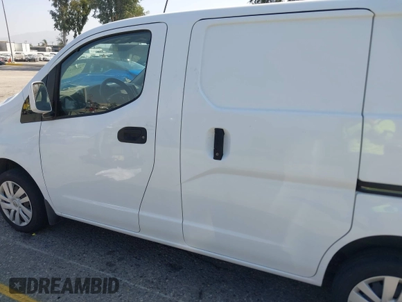 2018 Nissan NV200 S with VIN 3N6CM0KN8JK701483, listed as a IAAI auction lot 40394103 with 95,566 mi miles and . Bid and sale history available at DreamBid. Image 15.