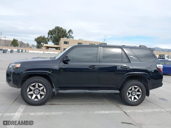 2017 Toyota 4Runner SR5 with VIN JTEBU5JR0H5466187, listed as a IAAI auction lot 41678607 with 137,864 mi miles. Bid and sale history available at carsss.com. Image 15.