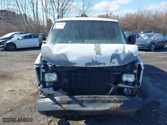 2009 GMC Savana Cargo Van with VIN 1GTGG25C591106833, listed as a IAAI auction lot 41381092 with 380,569 mi miles. Bid and sale history available at carsss.com. Image 11.