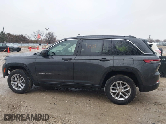 2024 Jeep Grand Cherokee Altitude z VIN 1C4RJHAG7RC156367, wystawiony jako IAAI lot #41718501 z przebiegiem 35 206 mil mil oraz . Historia ofert i sprzedaży dostępna na DreamBid. Obrazek 14.