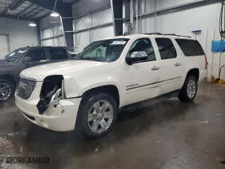 2013 GMC Yukon XL SLT with VIN 1GKS2KE70DR270162, listed as a Copart auction lot 44357555 with 141,889 mi miles and Salvage Title. Bid and sale history available at carsss.com. Image 1.
