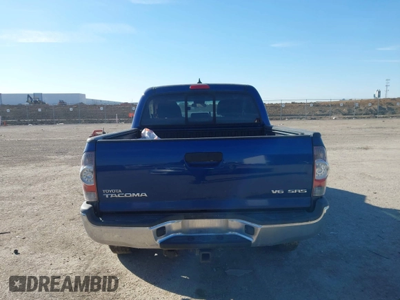 2015 Toyota Tacoma with VIN 5TFLU4EN6FX112038, listed as a IAAI auction lot 41592759 with 236,252 mi miles. Bid and sale history available at carsss.com. Image 15.