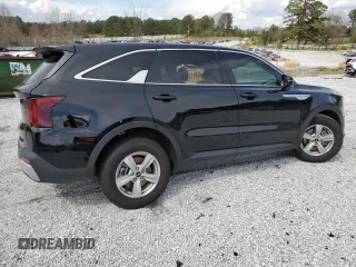 2024 Kia Sorento LX z VIN 5XYRG4JC7RG289095, wystawiony jako Copart lot #48790685 z przebiegiem 17 446 mil mil oraz Szkoda całkowita • Salvage title. Historia ofert i sprzedaży dostępna na DreamBid. Obrazek 3.