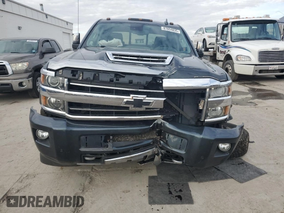 2018 Chevrolet Silverado 3500HD High Country with VIN 1GC4K1EY7JF108484, listed as a Copart auction lot 87854835 with 88,518 mi miles and Salvage title. Bid and sale history available at DreamBid. Image 5.