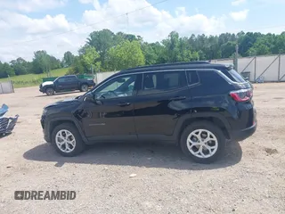 2024 Jeep Compass Latitude with VIN 3C4NJDBN4RT119513, listed as a IAAI auction lot 42153389 with 27,635 mi miles and . Bid and sale history available at carsss.com. Image 14.