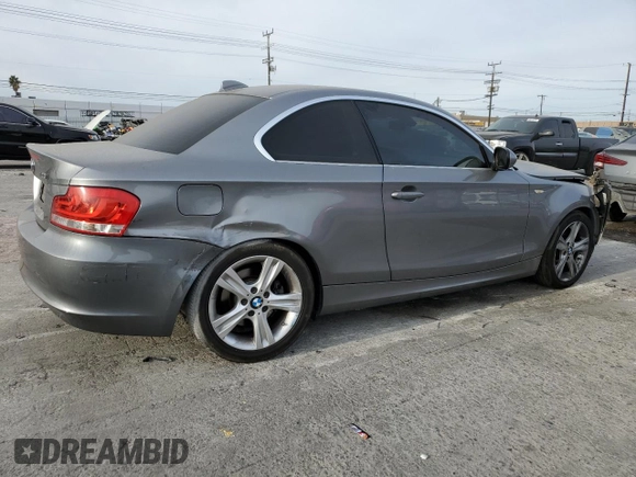 2012 BMW 1 Series 128i с VIN WBAUP9C52CVL91861, выставлен на аукционе Copart как лот 83647764 с пробегом 136 735 миль миль и Списание • Salvage title. История ставок и продаж доступна на DreamBid. Изображение 3.