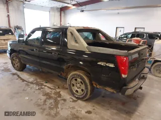 2006 Chevrolet Avalanche Z71 with VIN 3GNEK12Z06G156987, listed as a IAAI auction lot 42076318 with 1 mi miles. Bid and sale history available at carsss.com. Image 3.