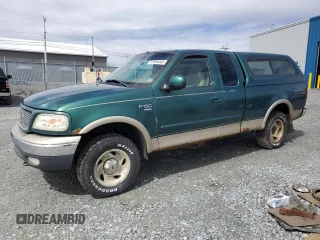 2000 Ford F-150 XL with VIN 1FTRX18L5YNB03646, listed as a Copart auction lot 51896585 with 224,065 mi miles and Clean Title. Bid and sale history available at carsss.com. Image 1.