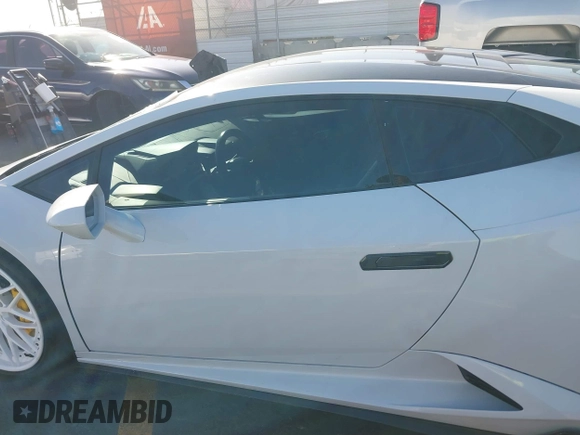 2015 Lamborghini Huracan z VIN ZHWUC1ZF8FLA03249, wystawiony jako IAAI lot #40731247 z przebiegiem 11 871 mil mil oraz . Historia ofert i sprzedaży dostępna na DreamBid. Obrazek 15.