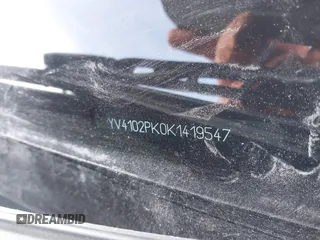 2019 Volvo XC90 Momentum with VIN YV4102PK0K1419547, listed as a IAAI auction lot 41501474 with 39,227 mi miles. Bid and sale history available at carsss.com. Image 9.