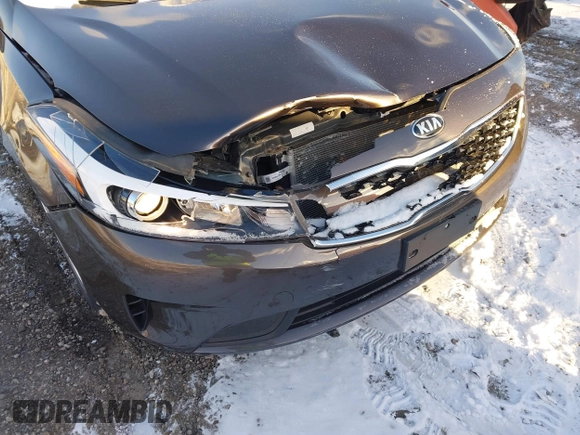 2017 Kia Forte LX with VIN 3KPFK4A71HE138687, listed as a IAAI auction lot 41042425 with 21,228 mi miles. Bid and sale history available at carsss.com. Image 6.