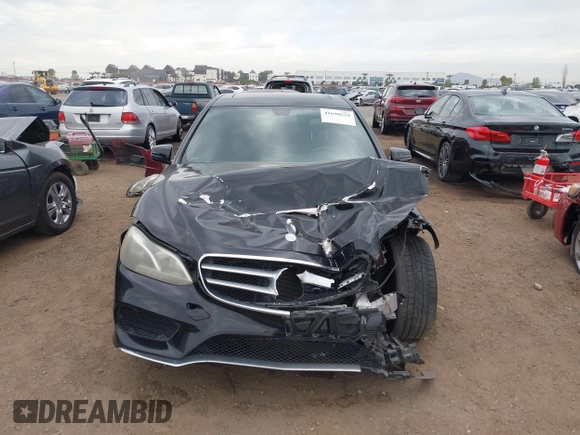 2014 Mercedes-Benz E 350 Sport z VIN WDDHF5KB2EA978715, wystawiony jako IAAI lot #41698539 z przebiegiem 181 285 mil mil oraz . Historia ofert i sprzedaży dostępna na DreamBid. Obrazek 13.