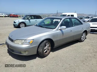 2000 Lexus ES 300 with VIN JT8BF28G3Y5084655, listed as a Copart auction lot 56600925 with 105,499 mi miles and Clean title. Bid and sale history available at DreamBid. Image 1.