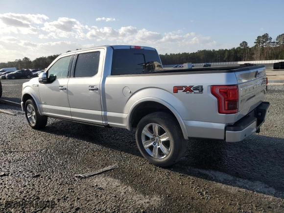 2015 Ford F-150 XLT w/HD Payload Pkg with VIN 1FTFW1EG3FFC28424, listed as a Copart auction lot 48205035 with 267,354 mi miles and Clean Title. Bid and sale history available at carsss.com. Image 2.