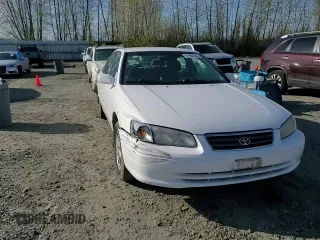2000 Toyota Camry CE with VIN JT2BG22K0Y0470743, listed as a Copart auction lot 51980385 with 300,464 mi miles and Salvage Title. Bid and sale history available at carsss.com. Image 11.