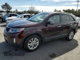 2014 Kia Sorento EX with VIN 5XYKUDA72EG466725, listed as a Copart auction lot 45900105 with 121,980 mi miles and Salvage Title. Bid and sale history available at carsss.com. Image 1.