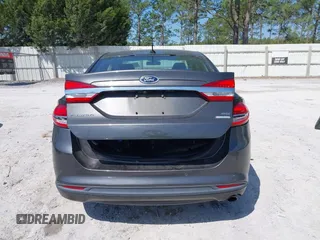 2017 Ford Fusion SE with VIN 3FA6P0HDXHR100346, listed as a IAAI auction lot 41895097 with 89,240 mi miles. Bid and sale history available at carsss.com. Image 17.