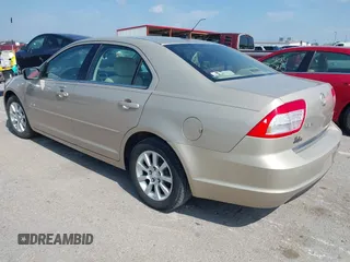 2008 Mercury Milan z VIN 3MEHM07Z58R612944, wystawiony jako IAAI lot #42836045 z przebiegiem 215 210 mil mil oraz . Historia ofert i sprzedaży dostępna na DreamBid. Obrazek 3.