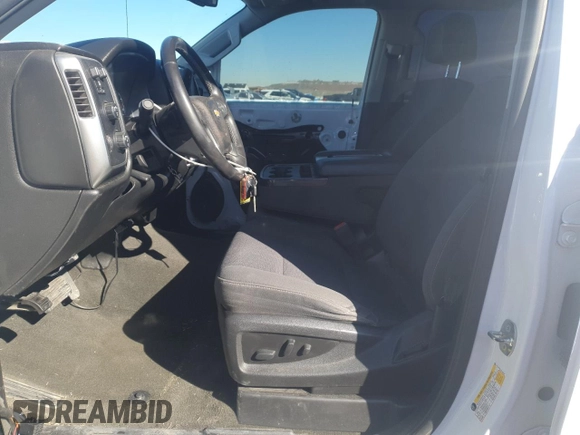 2018 Chevrolet Silverado 1500 LT with VIN 1GCUKRECXJF198247, listed as a Copart auction lot 49496595 with 81,408 mi miles and Salvage Title. Bid and sale history available at DreamBid. Image 7.