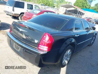 2008 Chrysler 300 C Hemi with VIN 2C3LA63H98H119739, listed as a IAAI auction lot 42068862 with 1 mi miles. Bid and sale history available at carsss.com. Image 4.
