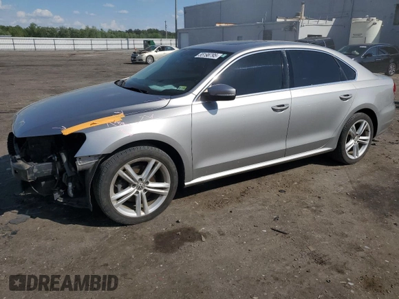 2014 Volkswagen Passat SE z VIN 1VWBT7A3XEC038811, wystawiony jako Copart lot #55198795 z przebiegiem 119 497 mil mil oraz Szkoda całkowita • Salvage title. Historia ofert i sprzedaży dostępna na DreamBid. Obrazek 1.