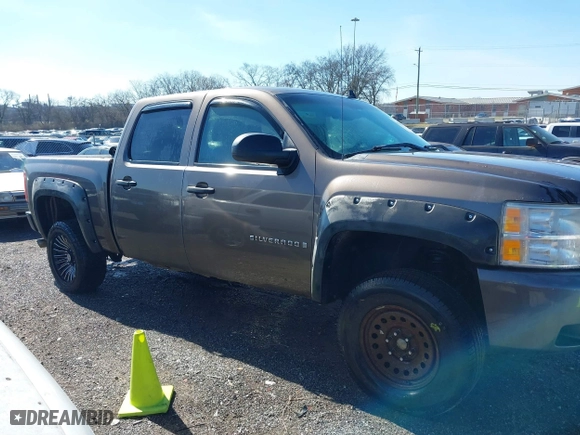 2007 Chevrolet Silverado 1500 LS with VIN 2GCEK13C671625576, listed as a IAAI auction lot 41592726 with 264,429 mi miles. Bid and sale history available at carsss.com. Image 13.
