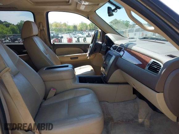 2007 GMC Yukon XL SLT z VIN 1GKFC16087J200390, wystawiony jako IAAI lot #42049673 z przebiegiem 169 174 mil mil oraz . Historia ofert i sprzedaży dostępna na DreamBid. Obrazek 5.