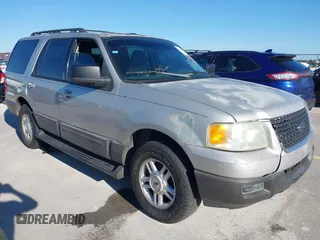 2005 Ford Expedition Special Service z VIN 1FMPU15595LA75780, wystawiony jako IAAI lot #42165445 z przebiegiem 254 925 mil mil oraz . Historia ofert i sprzedaży dostępna na DreamBid. Obrazek 1.