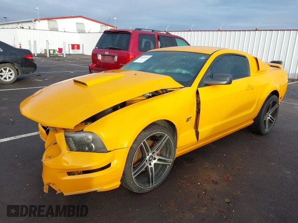 2007 Ford Mustang GT Deluxe z VIN 1ZVFT82H175334728, wystawiony jako IAAI lot #41609794 z przebiegiem 181 002 mil mil oraz . Historia ofert i sprzedaży dostępna na DreamBid. Obrazek 2.