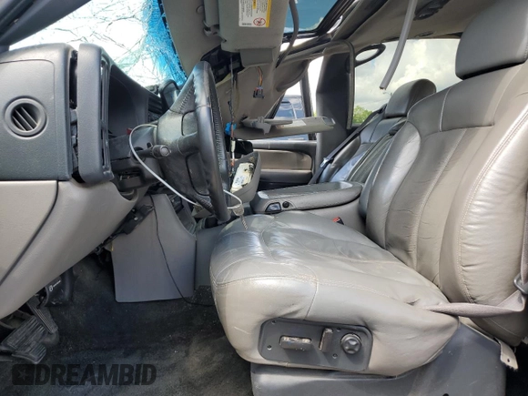 2002 Chevrolet Suburban LT z VIN 3GNGK26G82G294276, wystawiony jako Copart lot #56399015 z przebiegiem 187 305 mil mil oraz Nie do naprawy • Non repairable. Historia ofert i sprzedaży dostępna na DreamBid. Obrazek 7.
