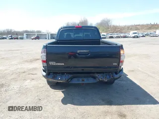 2015 Toyota Tacoma with VIN 3TMMU4FN7FM085666, listed as a IAAI auction lot 42051241 with 224,513 mi miles and . Bid and sale history available at DreamBid. Image 6.
