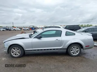 2007 Ford Mustang Deluxe with VIN 1ZVFT80N575245396, listed as a IAAI auction lot 41889599 with 319,148 mi miles. Bid and sale history available at carsss.com. Image 15.